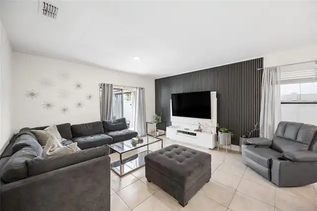 Listing Photo 17
