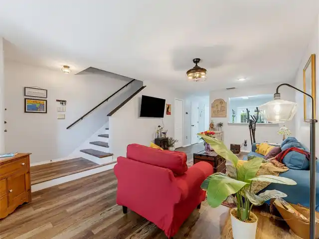 Listing Photo 7