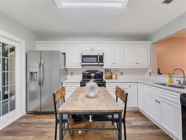 Listing Photo 10