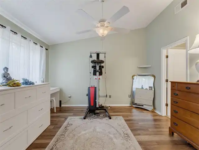 Listing Photo 17
