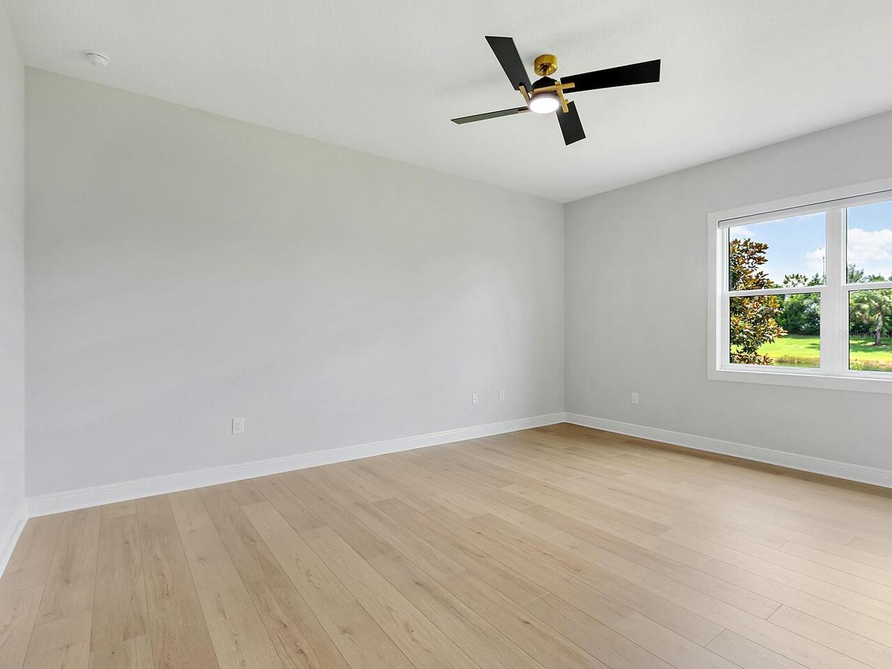 Listing Photo 34