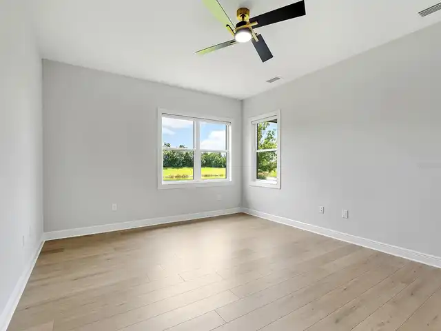 Listing Photo 37