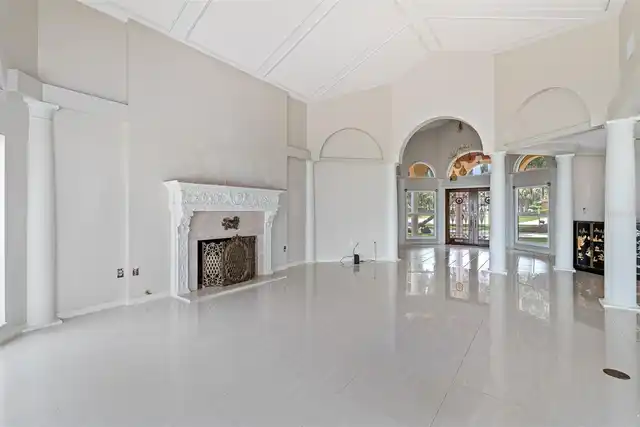 Listing Photo 12