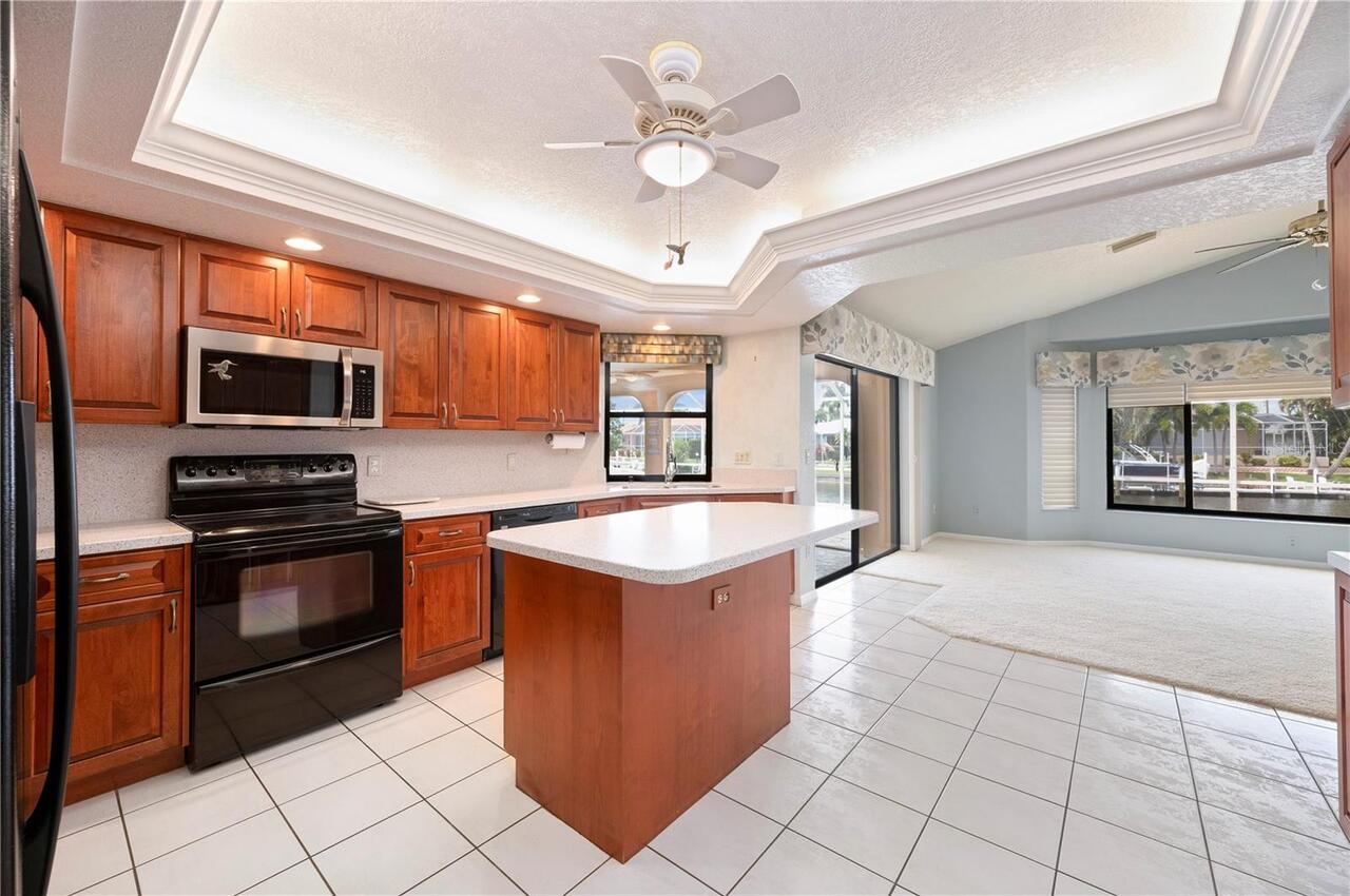 Listing Photo 12