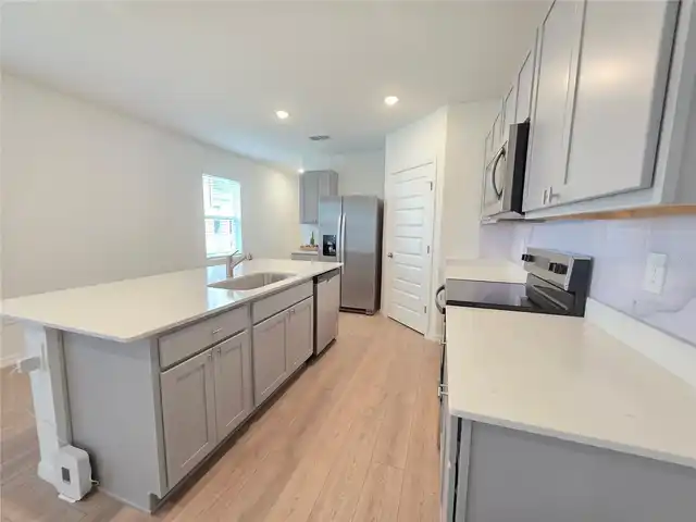 Listing Photo 6