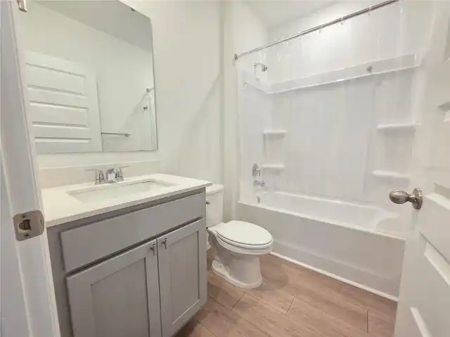 Listing Photo 9