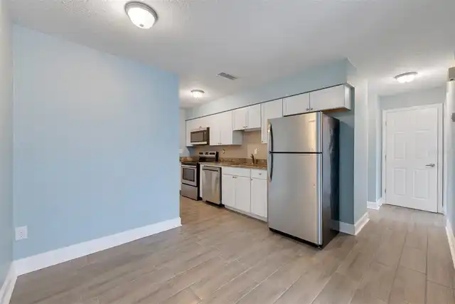 Listing Photo 8