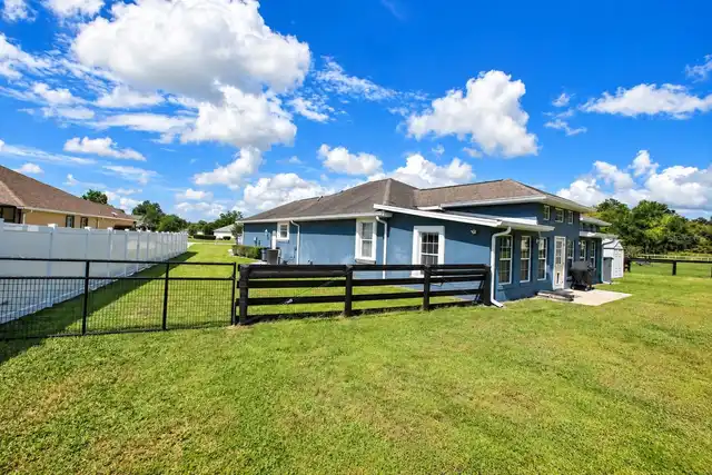 Listing Photo 11