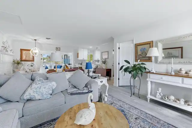Listing Photo 15