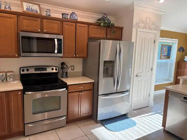 Listing Photo 10