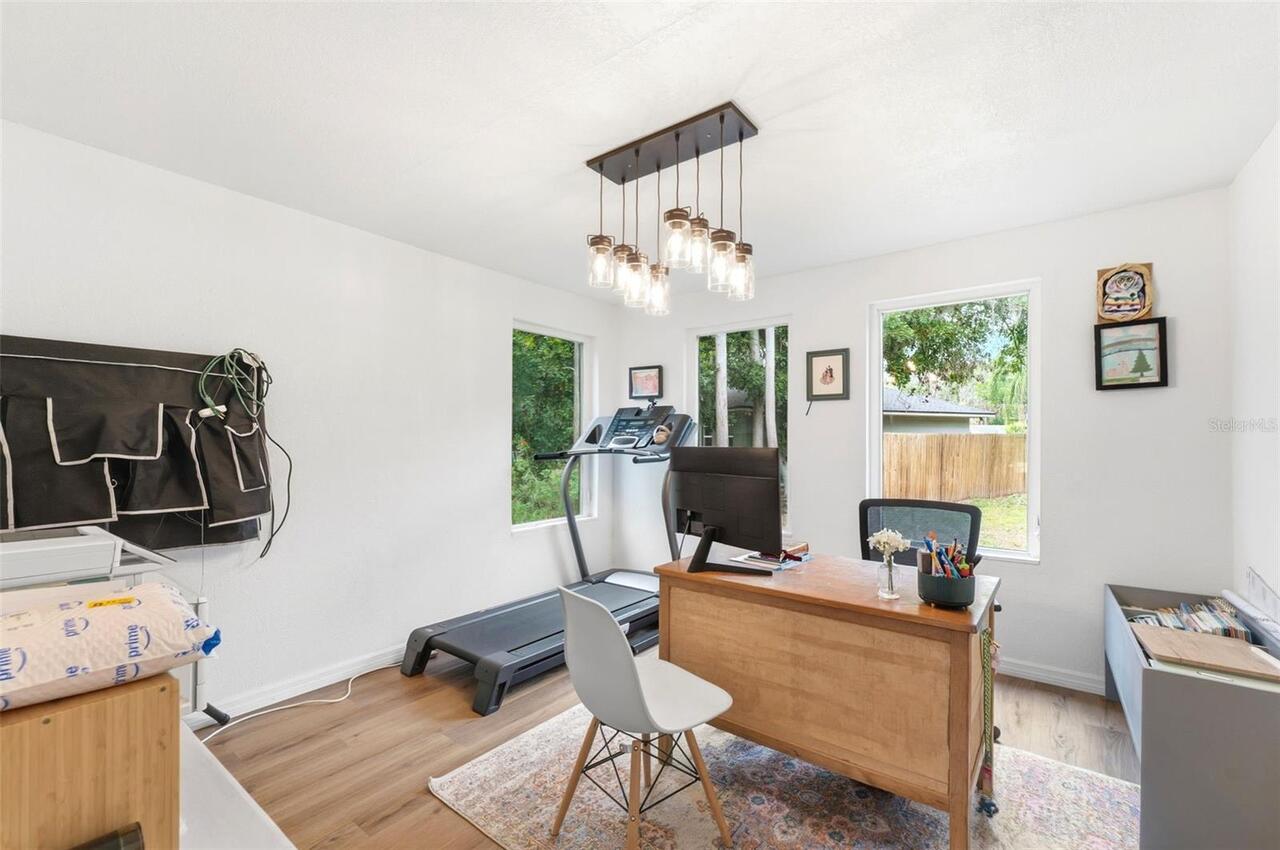 Listing Photo 12