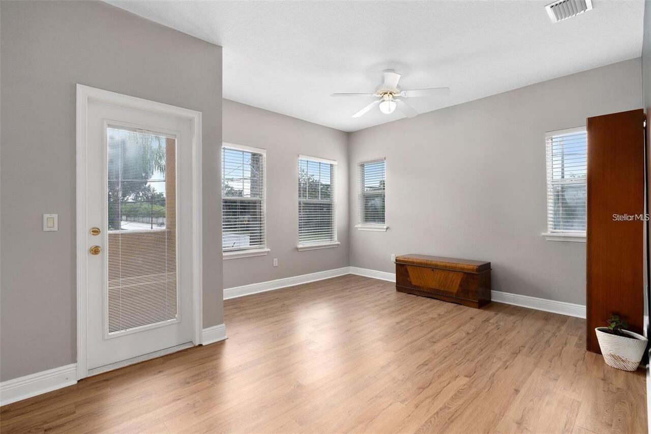 Listing Photo 14