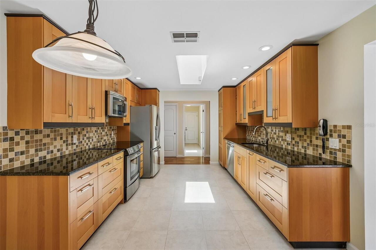 Listing Photo 10