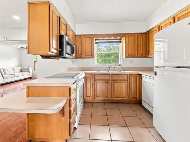 Listing Photo 15