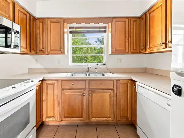 Listing Photo 17