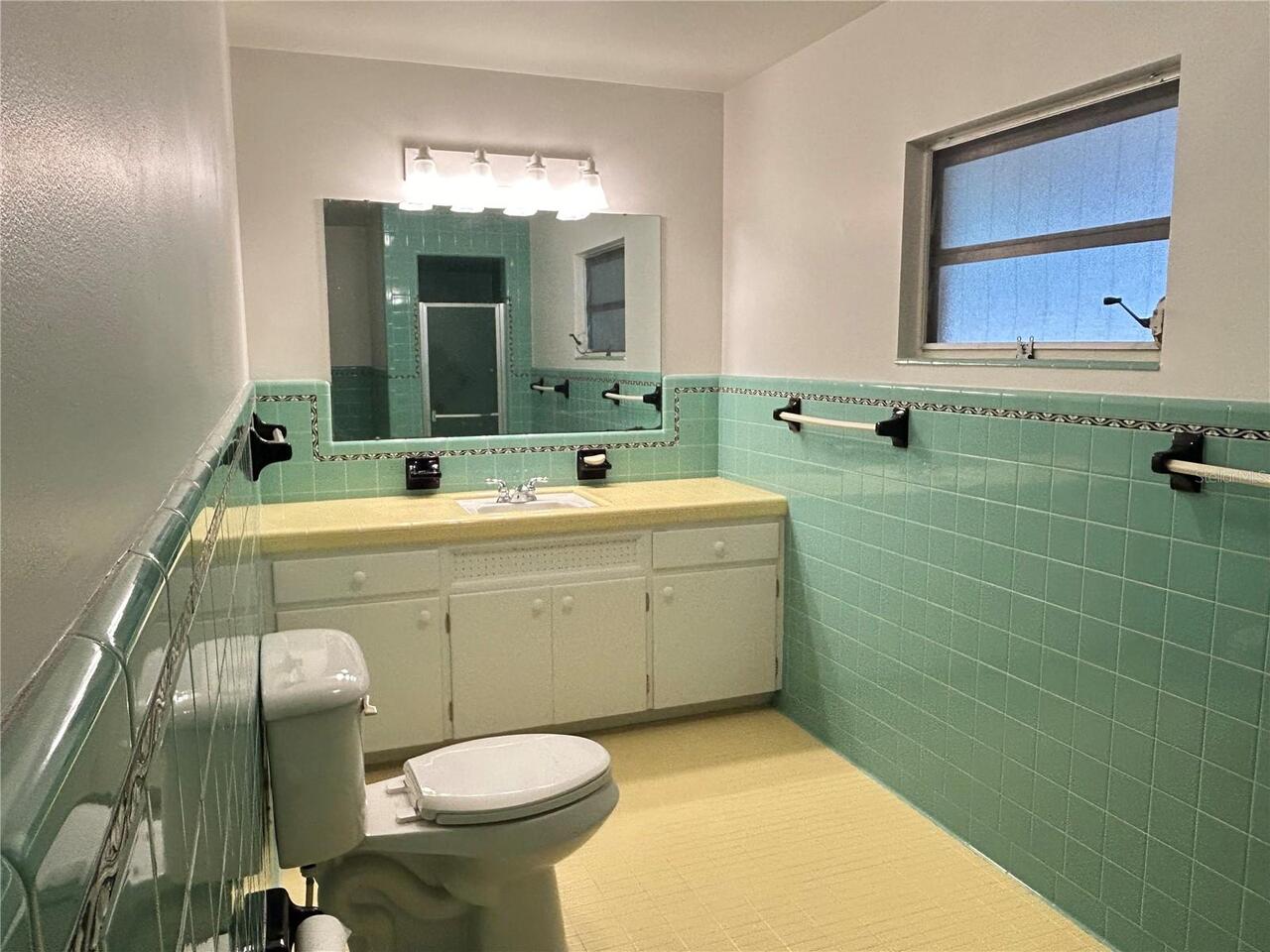 Listing Photo 11