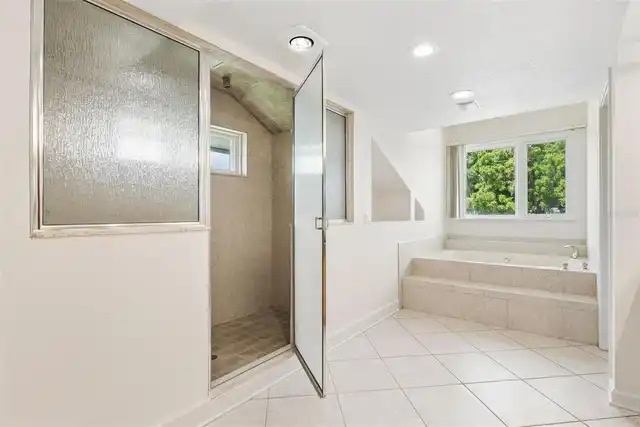Listing Photo 38