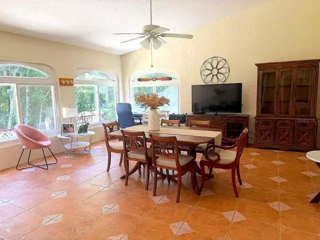 Listing Photo 9