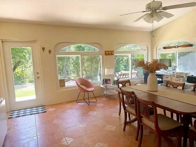 Listing Photo 10