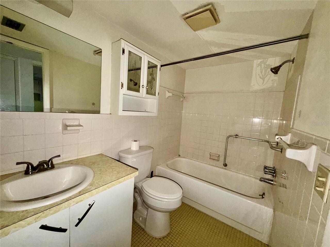 Listing Photo 10