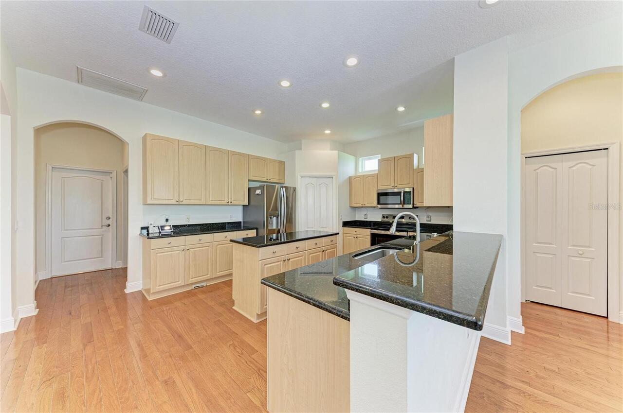 Listing Photo 15