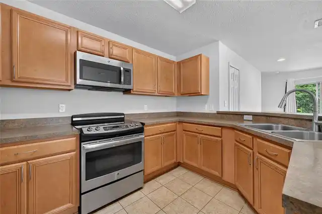 Listing Photo 9