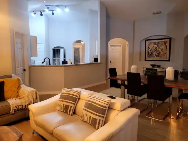 Listing Photo 12