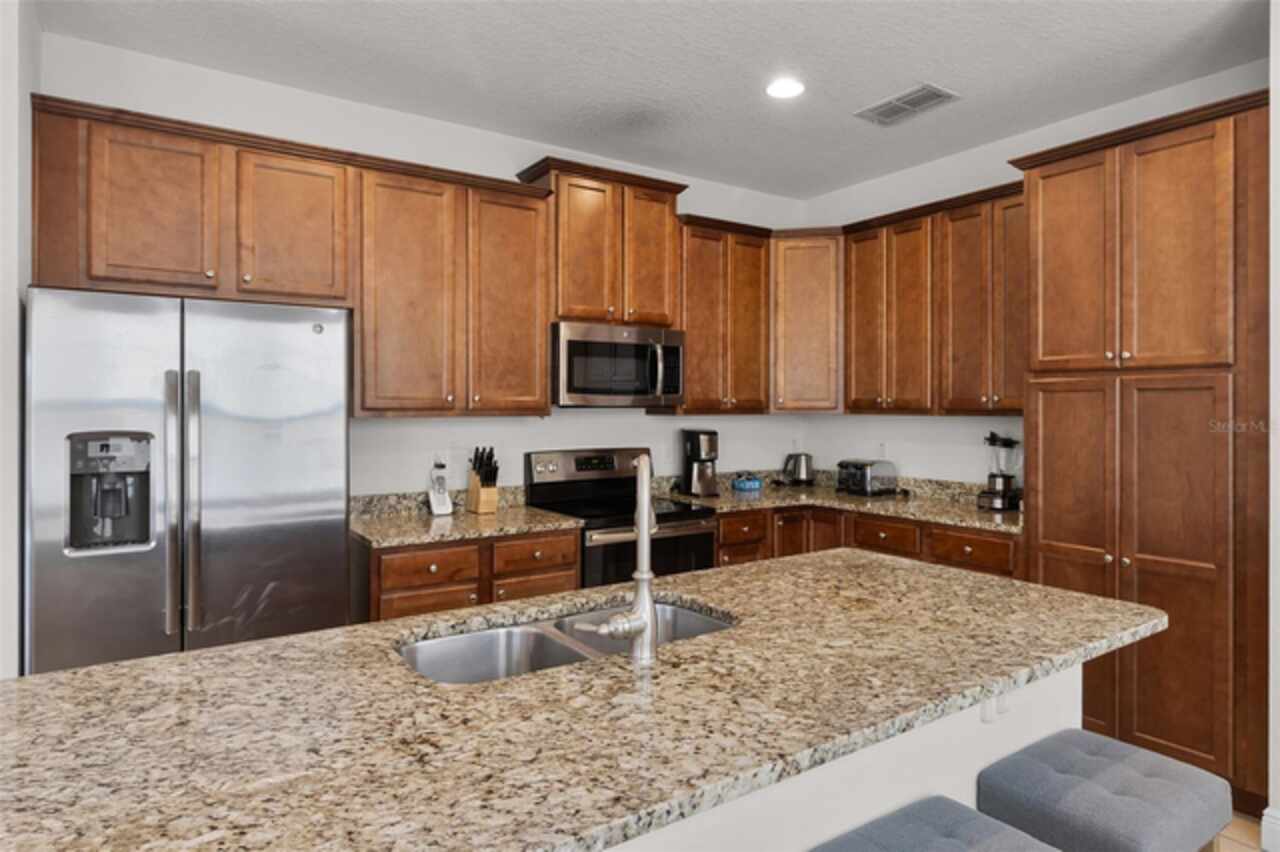 Listing Photo 8