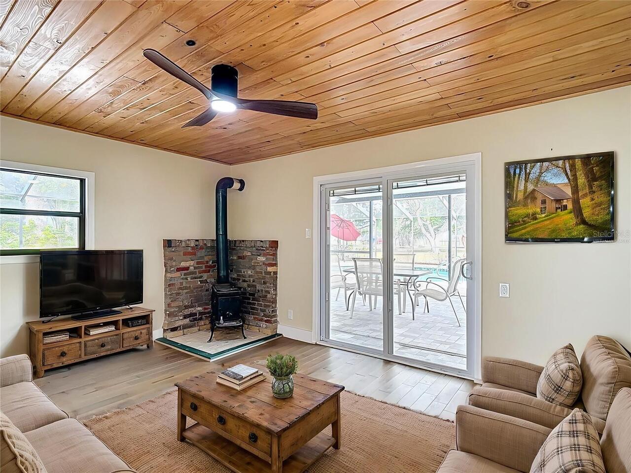 Listing Photo 12