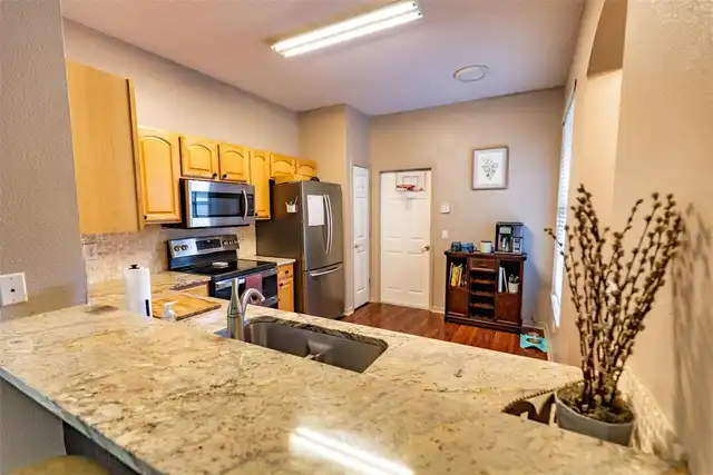 Listing Photo 9