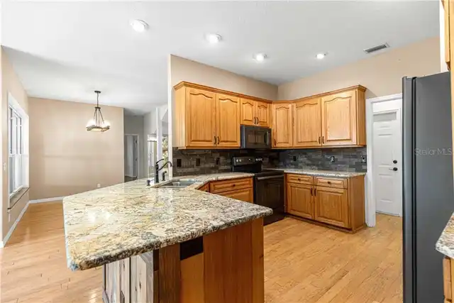 Listing Photo 10