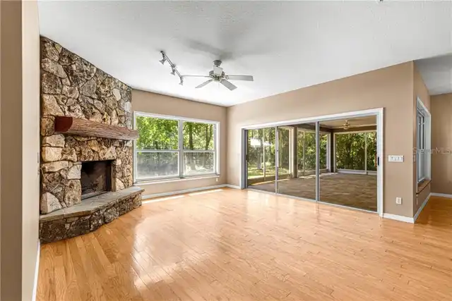 Listing Photo 17