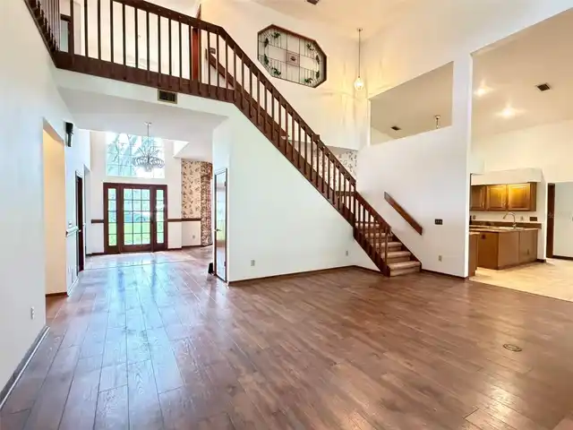 Listing Photo 10