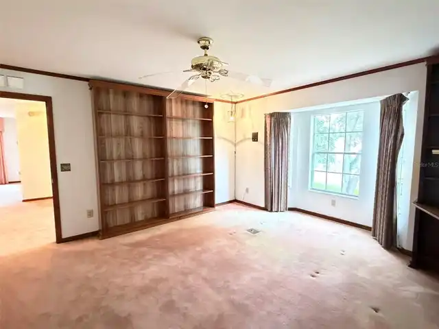 Listing Photo 11