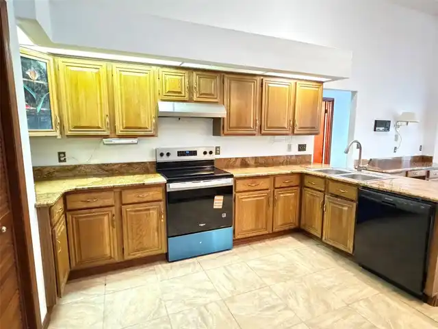 Listing Photo 17
