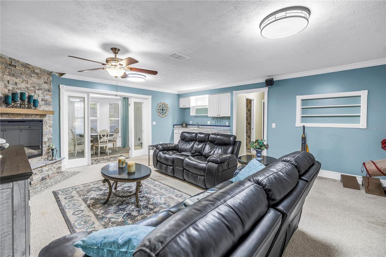 Listing Photo 12