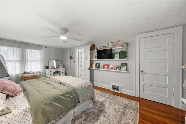 Listing Photo 33