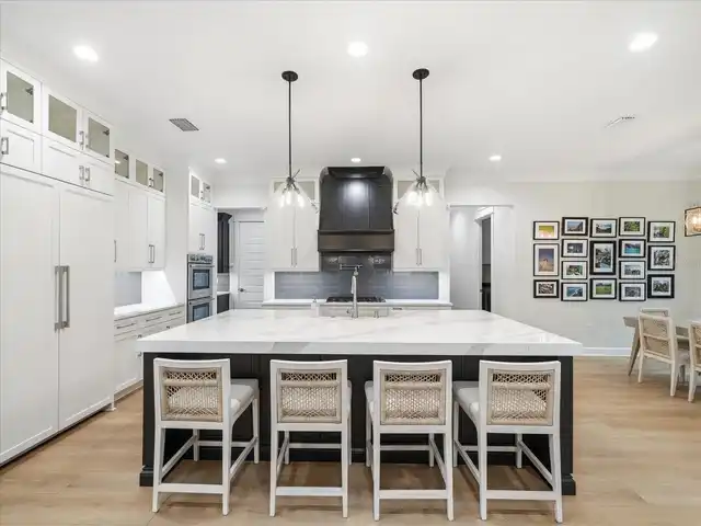 Listing Photo 10