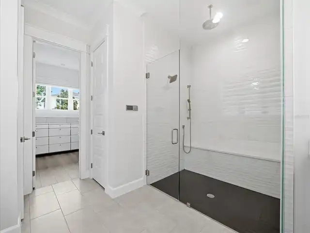 Listing Photo 34