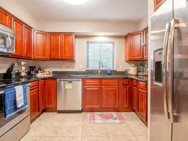 Listing Photo 8