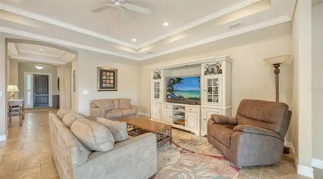 Listing Photo 14