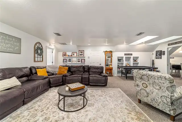 Listing Photo 9