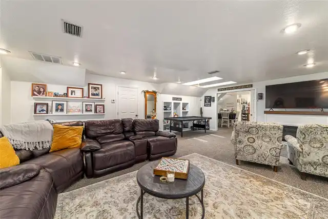 Listing Photo 10