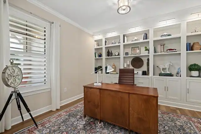 Listing Photo 8