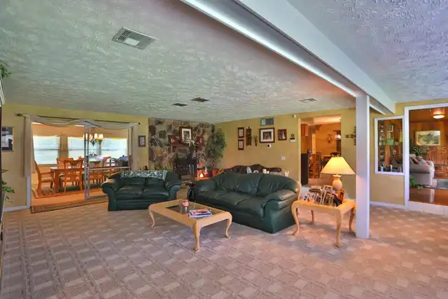 Listing Photo 8