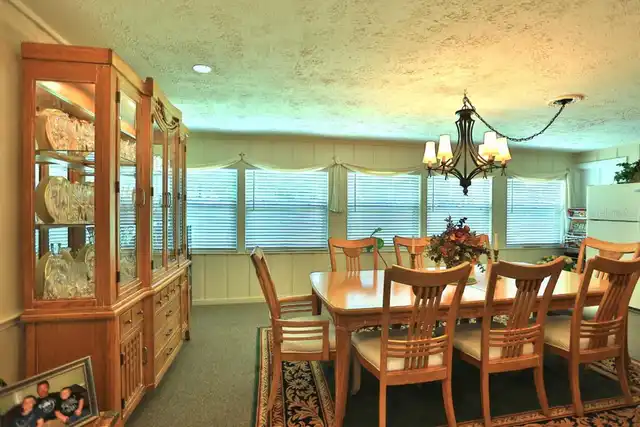 Listing Photo 14