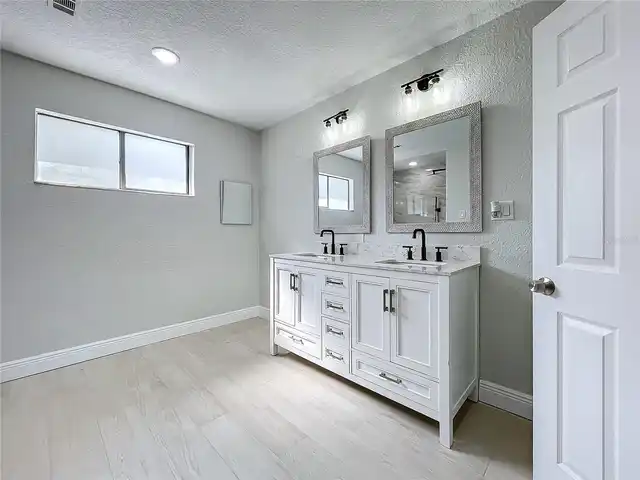 Listing Photo 43