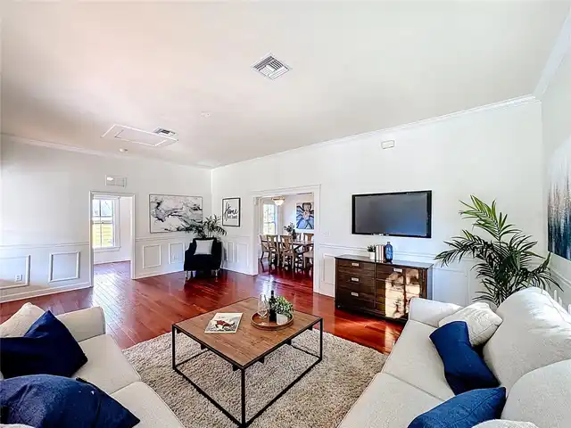 Listing Photo 8