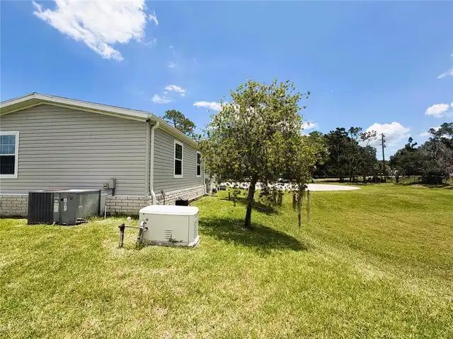 Listing Photo 11