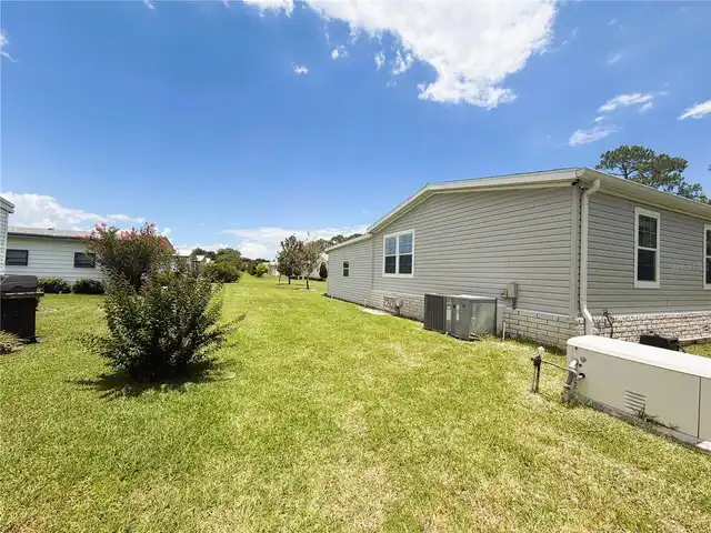Listing Photo 12